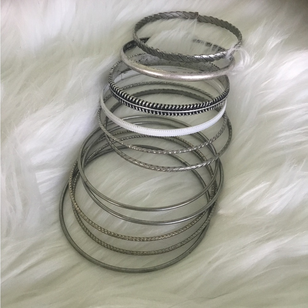 Set of 11 bracelets